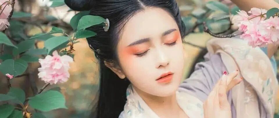 最惊艳的三行情书：只想当爱人