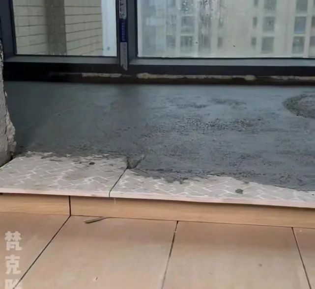 地板瓷砖木好还是岩板_瓷砖地板和木质地板哪个贵_瓷砖和木地板哪个好