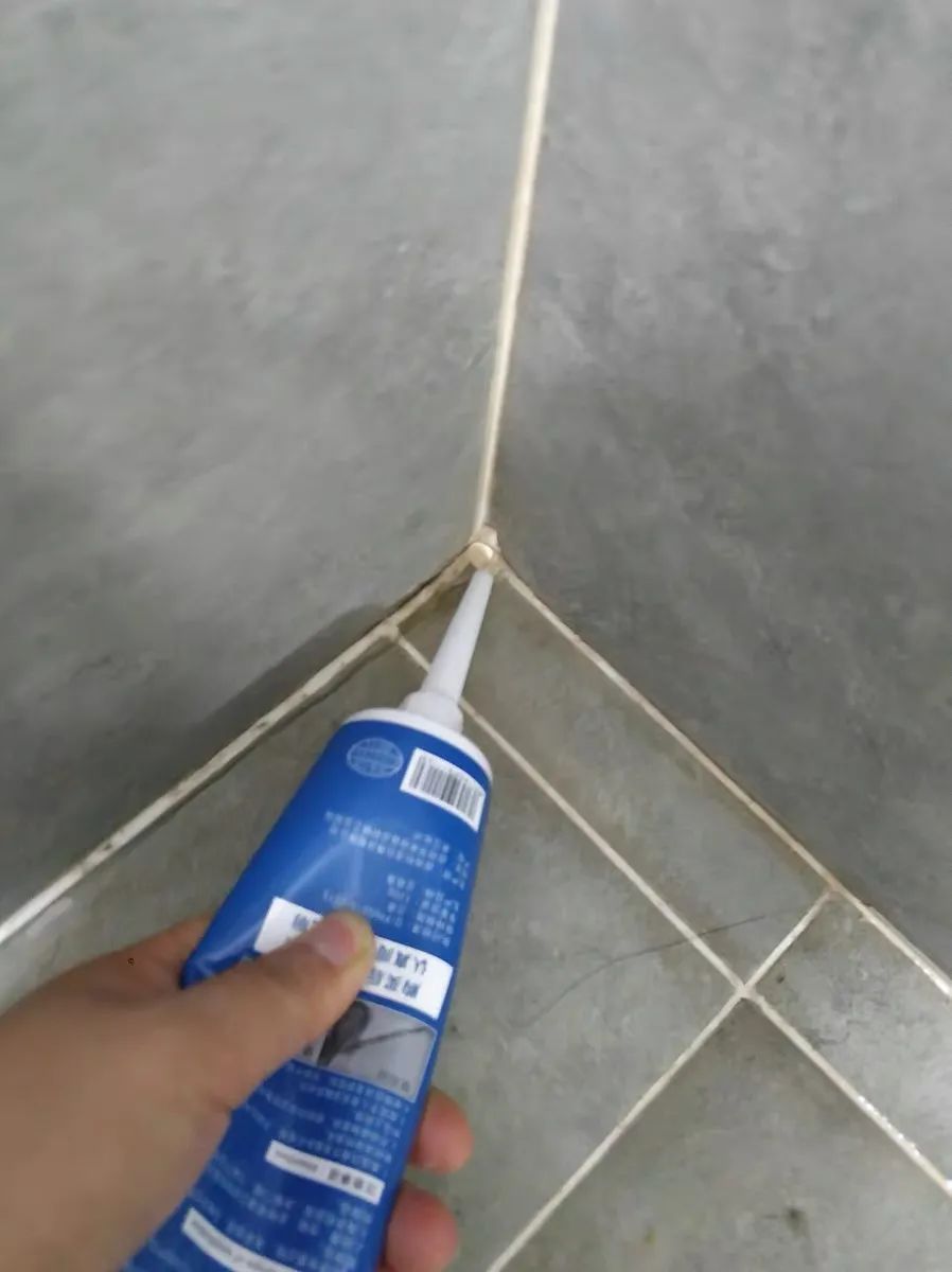 门被砸了有坑修补要多少钱