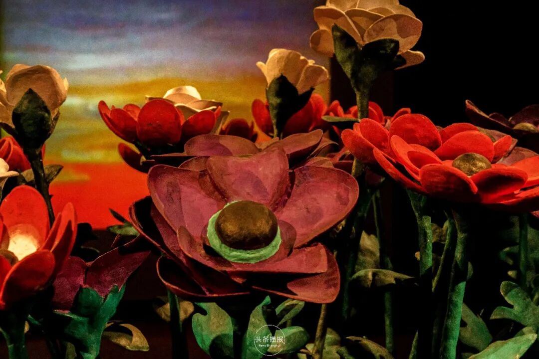 �׷���PRADA��լ��չ��Ϯ����ţƤֽ���������������ݰ���ͯ����