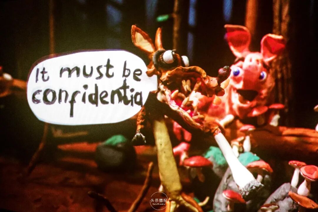 �׷���PRADA��լ��չ��Ϯ����ţƤֽ���������������ݰ���ͯ����