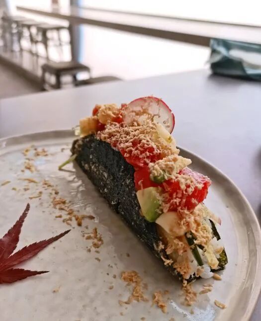 ����վ��һ���������˺��Ե���ʳ���ã�