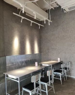 ����վ��һ���������˺��Ե���ʳ���ã�