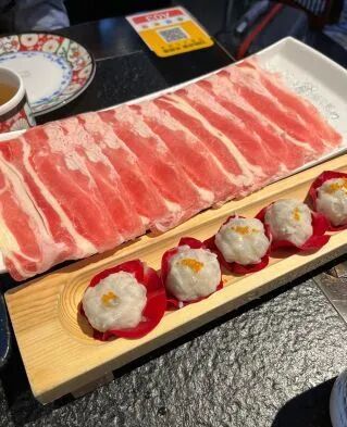 ����վ��һ���������˺��Ե���ʳ���ã�