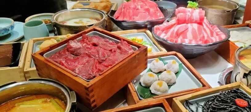 ����վ��һ���������˺��Ե���ʳ���ã�