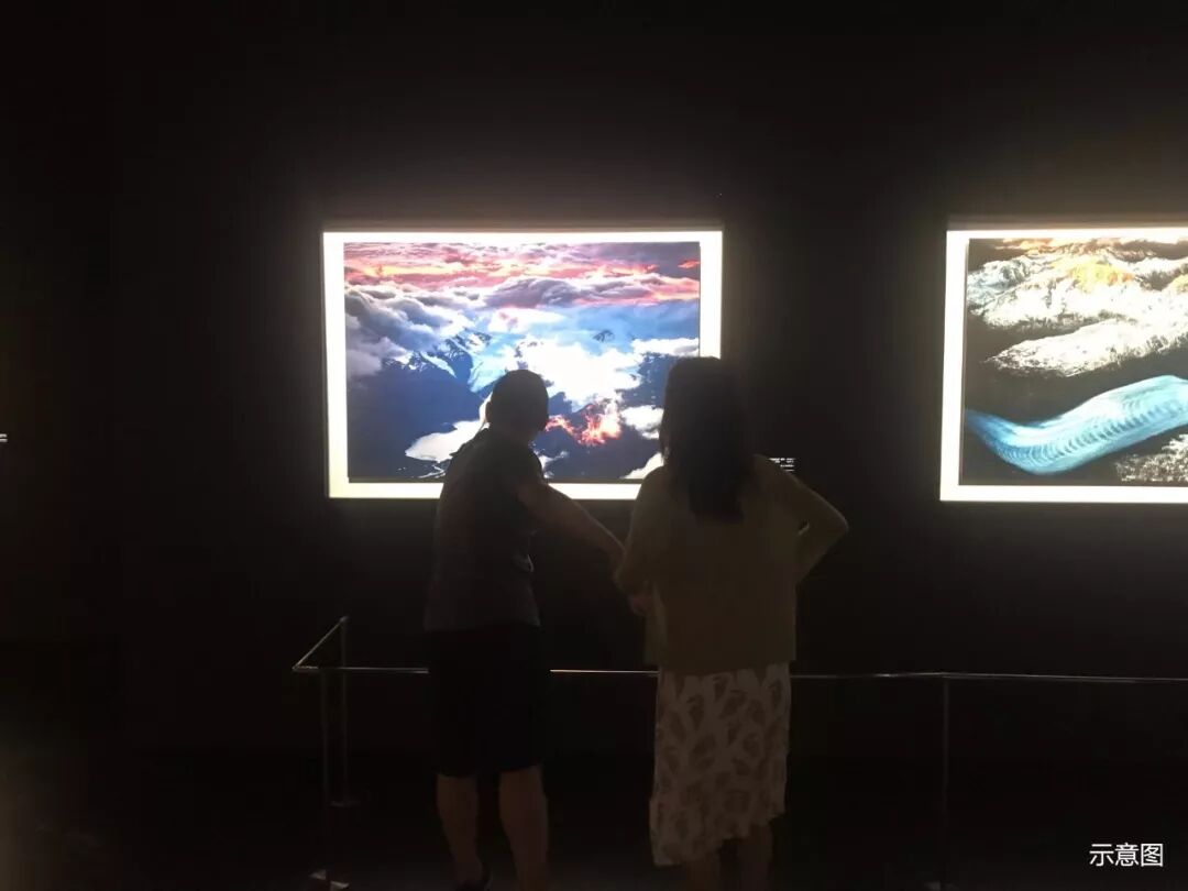 �޺���Ӱ������ |һ��������ȥ���е�����չ���