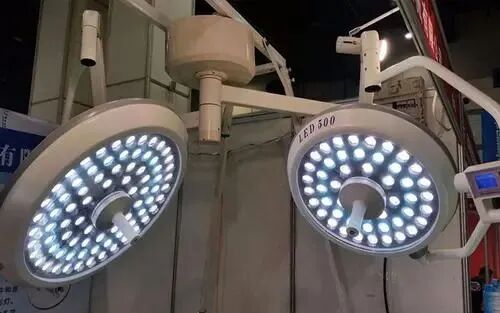 无影灯中间是什么关于无影灯，你了解多少？_https://www.jmylbn.com_新闻资讯_第6张