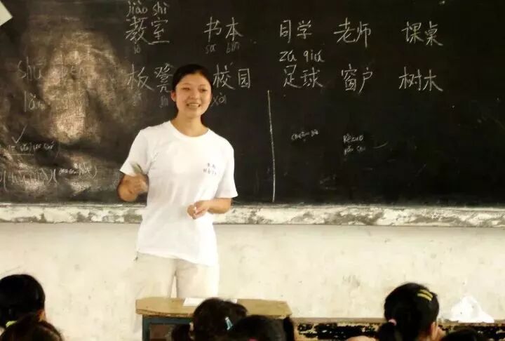 【暴风看点】上了好学校才知道，读书无用论都是骗人的