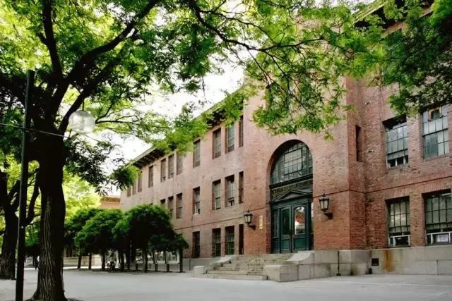 【暴风看点】上了好学校才知道，读书无用论都是骗人的