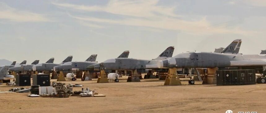 大场面：俄罗斯“坦克坟场”对比美国“飞机坟场”，那叫个生猛！