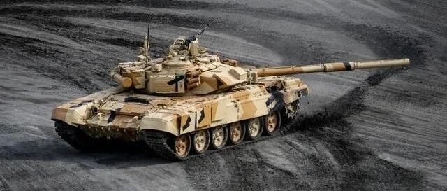 吓唬谁呢？印度陆军T-90主战坦克现身加勒万河谷地区