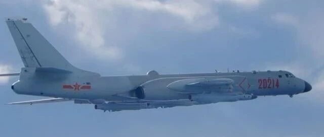 多架歼-16战机飞越“海峡中线”，装睡的人最好醒醒