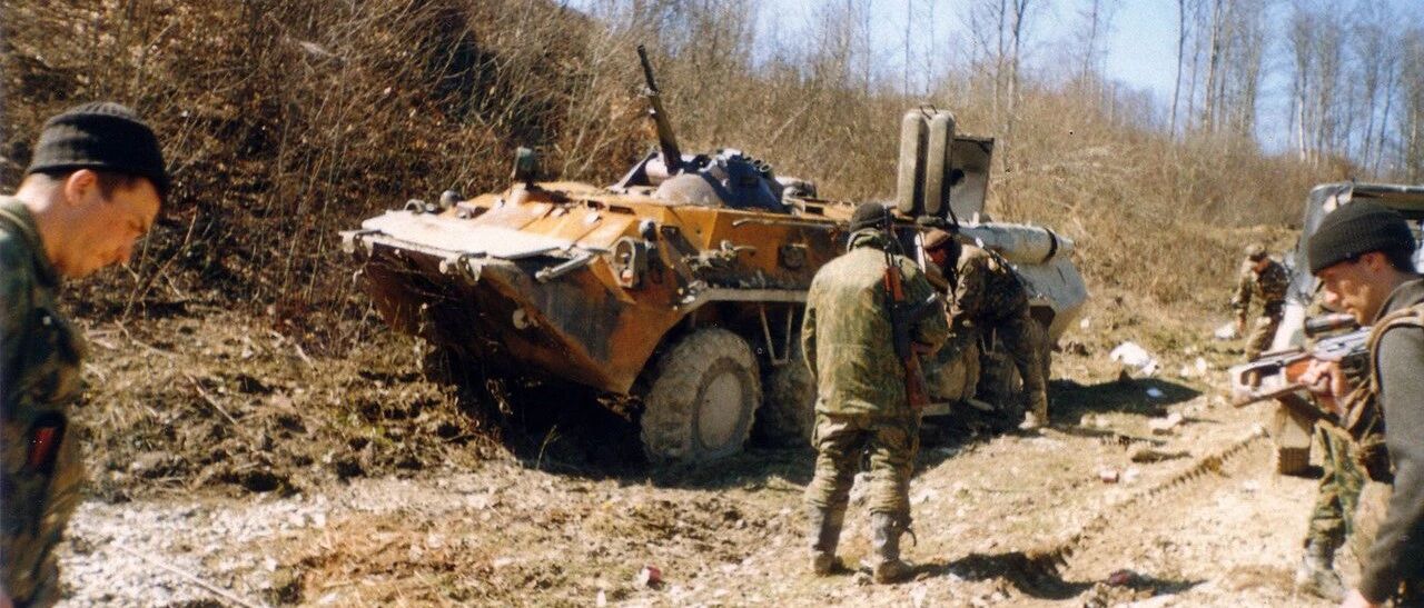 21年前第二次车臣战争，普京拿起酒杯又放下，半年后就任总统