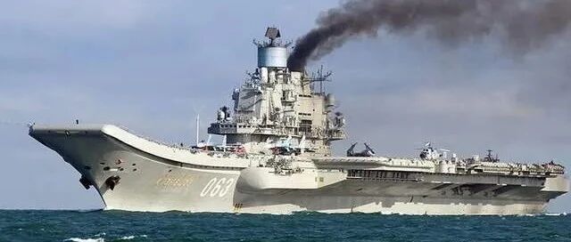 普京真的敢和美国打？俄罗斯海军面对美国海军，几乎没有还手之力