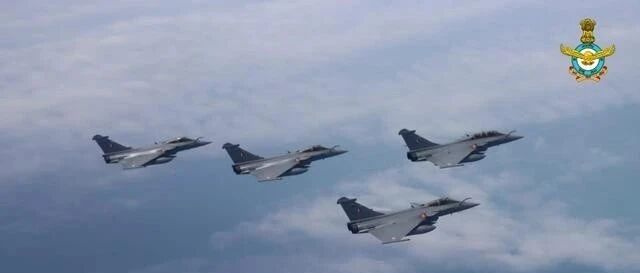 百思不得其解的自信，印度网友放话：LCA可以与歼20一战