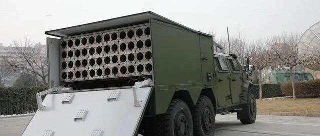 好莱坞战争片中的无人机集群攻击场景，我们做到了