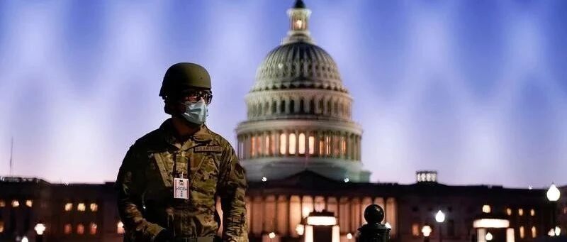 关键时刻彭斯站队特朗普，军方罕见发出警告，50个州都紧张了