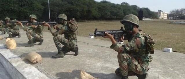 有完没完？印度向美国紧急采购7.2万支突击步枪