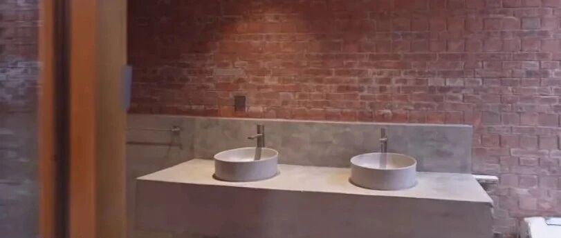 花132万把老农的房子造得像公厕，设计师：客户的错。