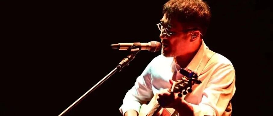 恭喜！离婚17年，63岁李宗盛被曝再婚，娇妻偷拍照首公开：对不起，我不等了…