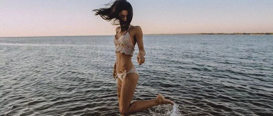 今天，她被全网封杀！央媒怒批：脸上与世无争，心里全是欲望