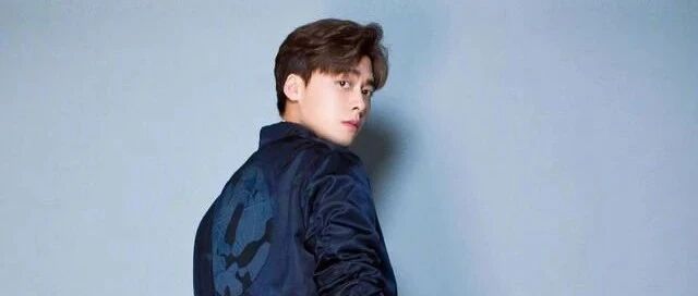 34岁李易峰公开示爱：我爱了你整整29年！