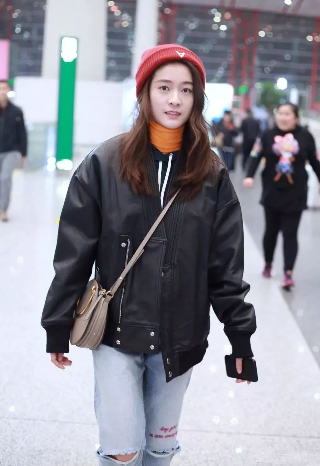 高領＋衛衣，高領＋襯衫，19年流行這麼穿，太時髦了！ 時尚 第47張