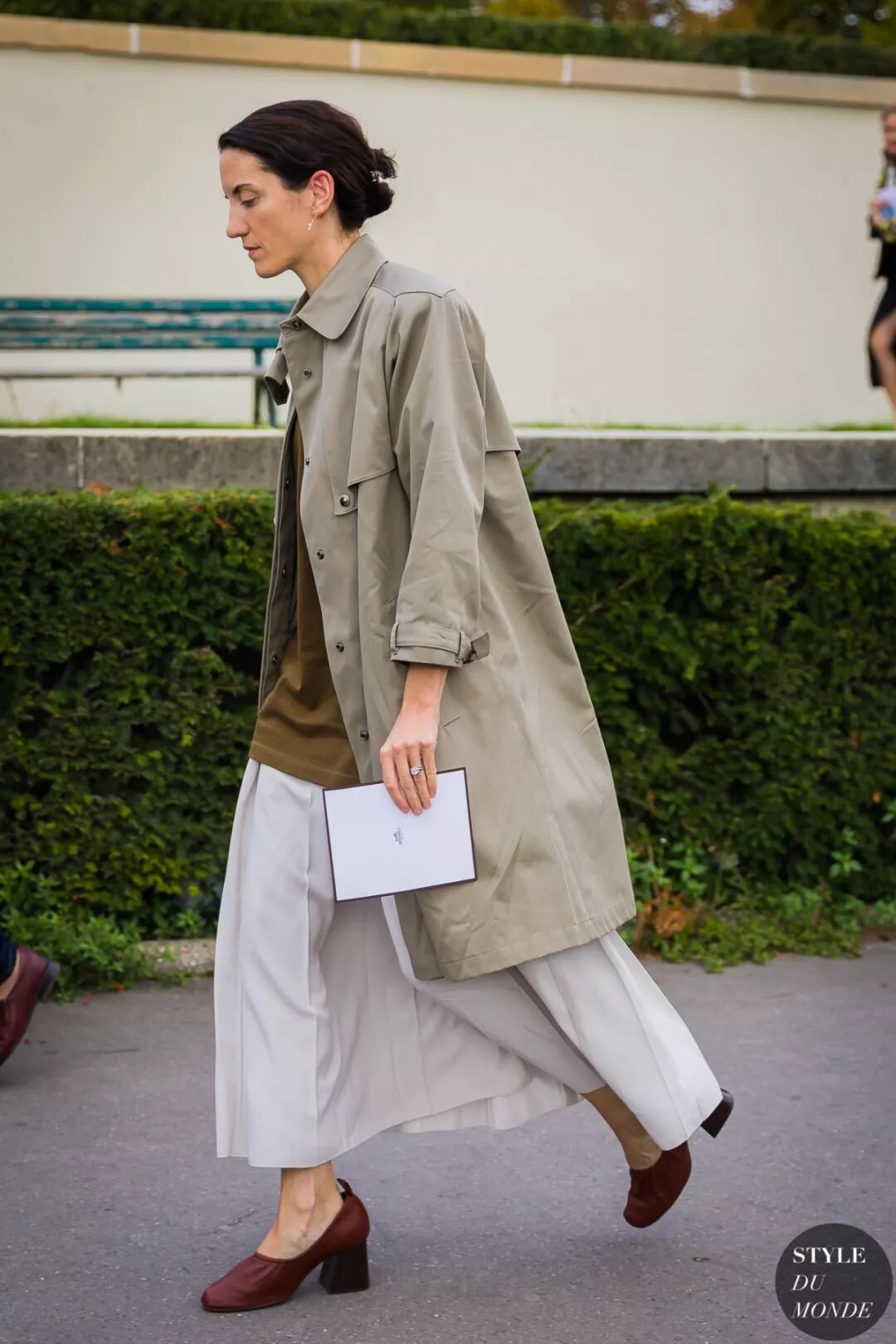 春天穿风衣+阔腿裤，简直就是气质精