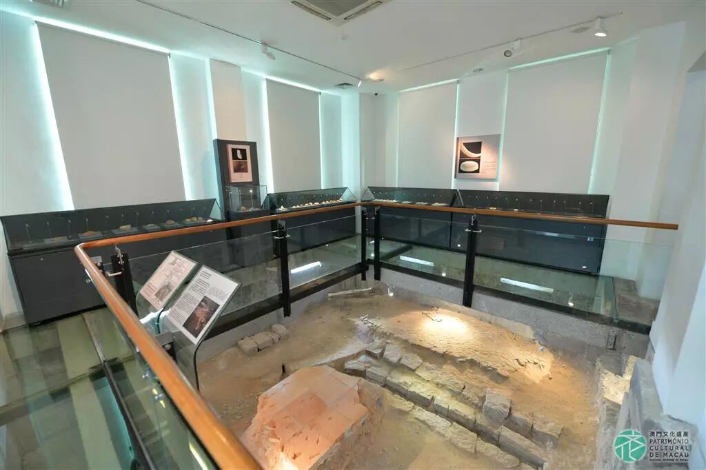 路凼历史馆内地下室石结构遗址