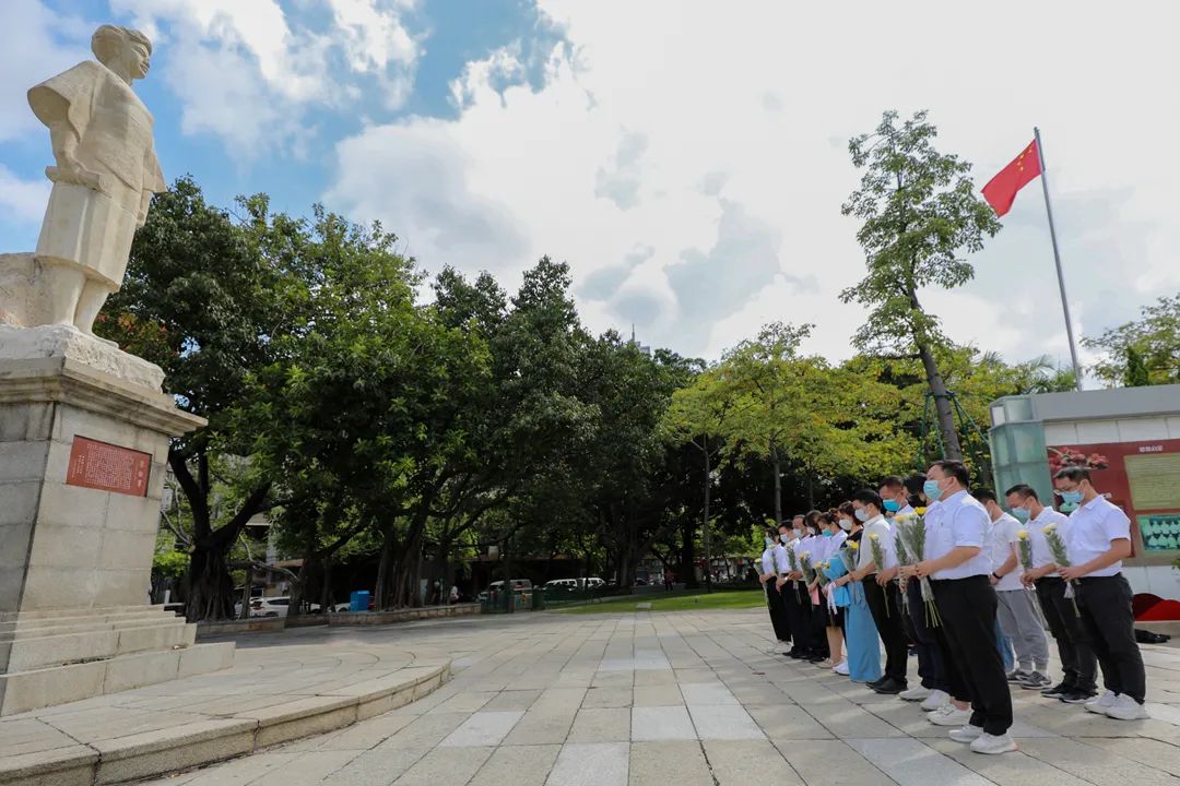 佛山粤剧院党员及主演打卡红色景点弘扬铁军精神激发奋进动力