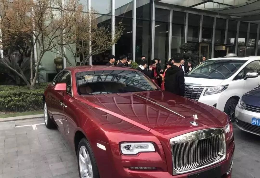 王思聪当伴郎也被撕腿毛？现在的伴郎真的好难当！哈哈哈哈哈