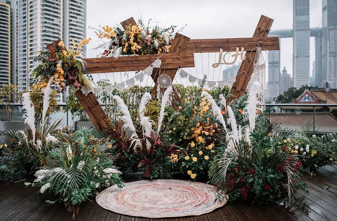 雨天又怎样，这场婚礼依然如新娘般又美又飒！| 新娘日记