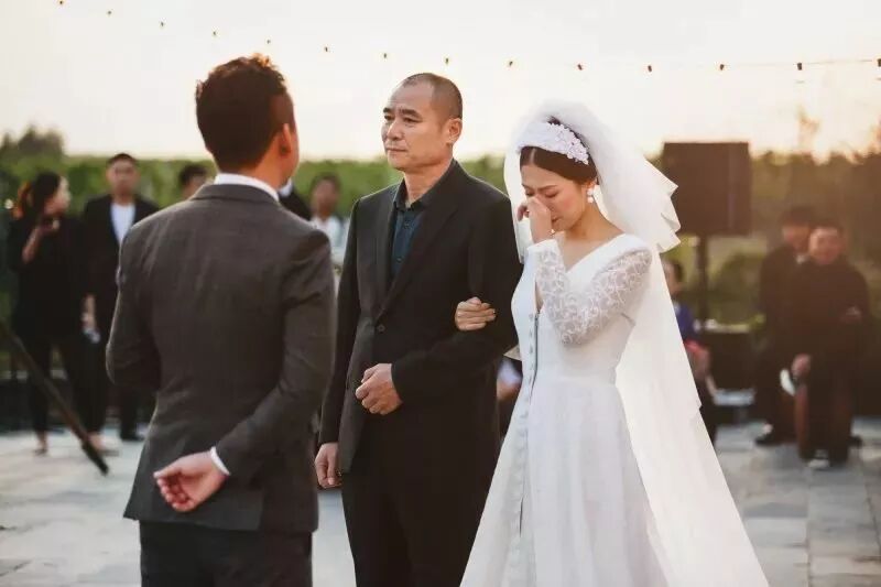 那些婚礼上，爸爸说过的“狠话”，看完我泪崩了！