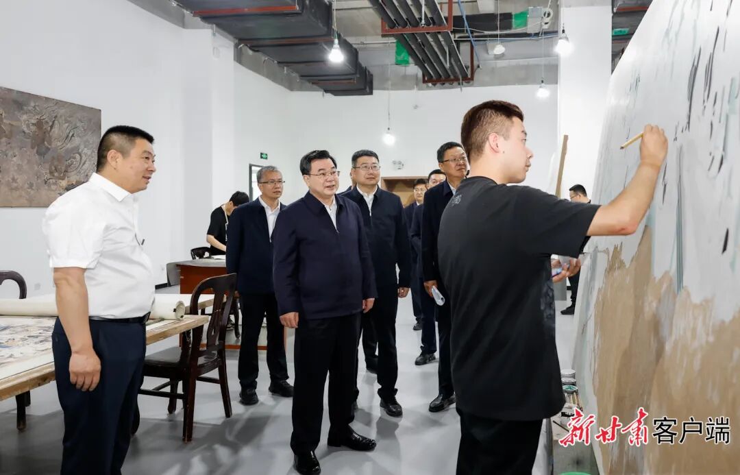 胡昌升在天水市调研时强调：壮大特色产业带动群众增收致富 加强文物保护推动文化创新发展 第 1 张