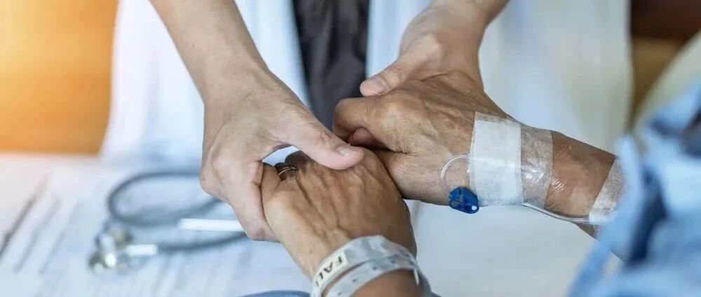 「银发浪潮」下的老年患者常多病共存，你可能还不知道如何管理？