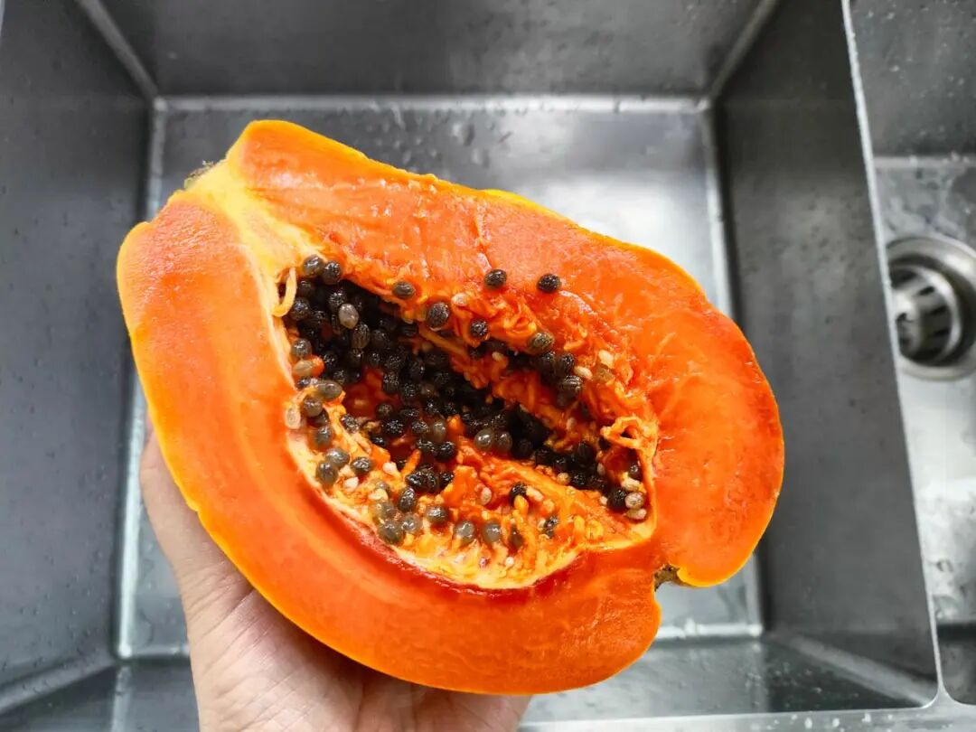 木瓜炖排骨汤，好喝滋补，美女必吃！