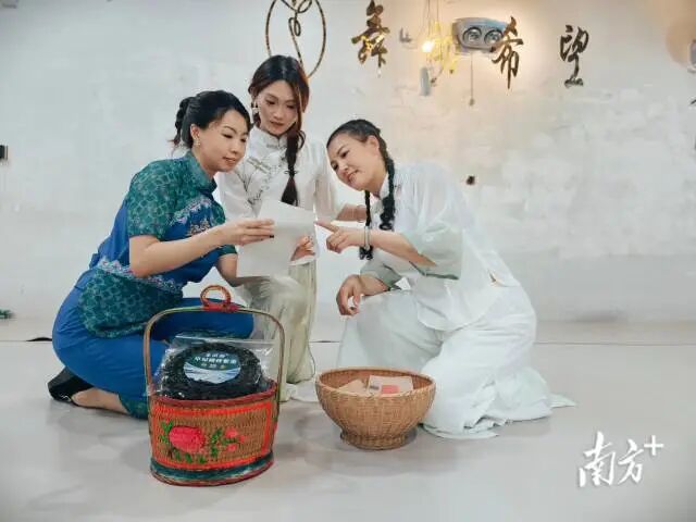 队员们在排练现场。