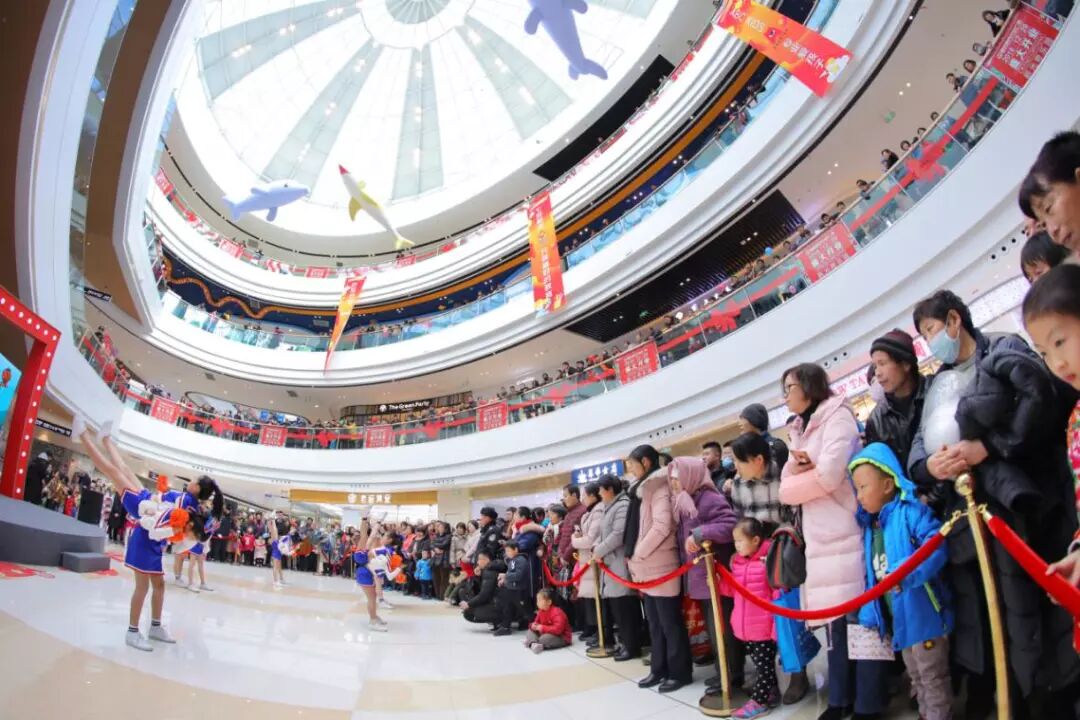 人人人人人人潍坊这家新商场开业了长假第一天就被挤爆