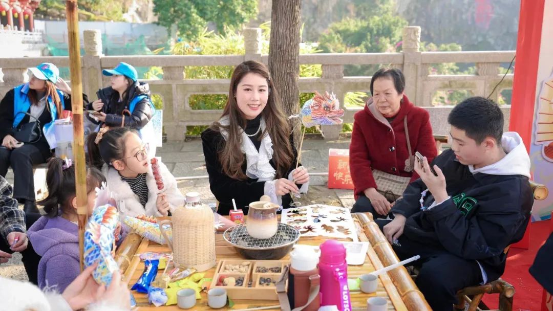 【网络中国节·春节】安排上了！围炉煮茶、花式游园、汉服巡游......