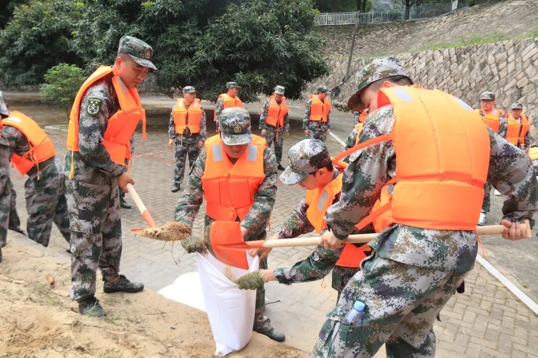 �ֳ�ֱ�������η�Ѵ���̰ӡ�