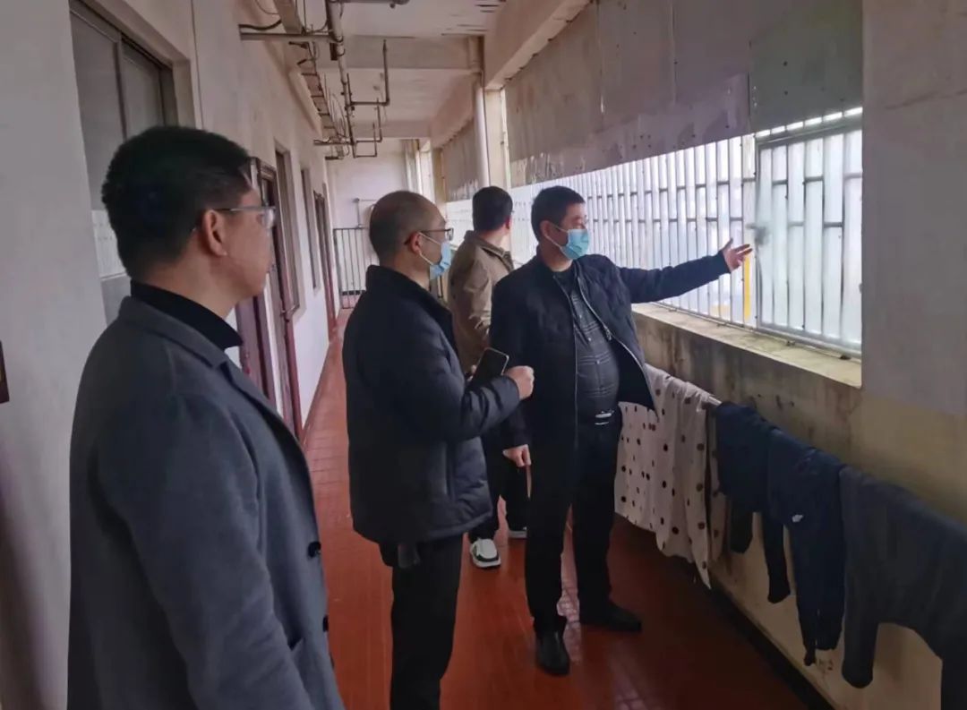 你们冲一线，我们保运转，一起打赢这场“硬仗”！