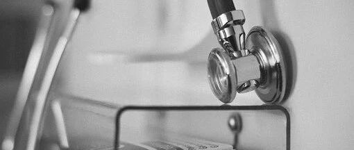 "啤酒大王"术后死亡，家属索赔由1亿降至2100万元