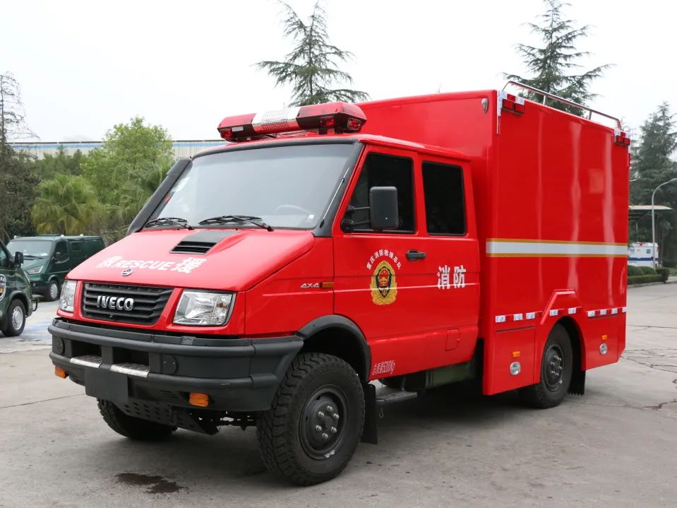 依维柯新得意森林消防用车勇担森林消防战士