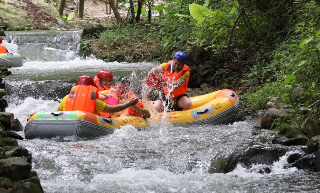 德庆盘龙峡景区:漂流成热捧游玩项目--肇房网