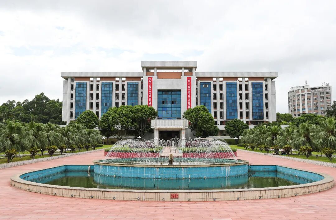 的一件大事今天下午政协第六届阳江市阳东区委员会第四次会议全体委员