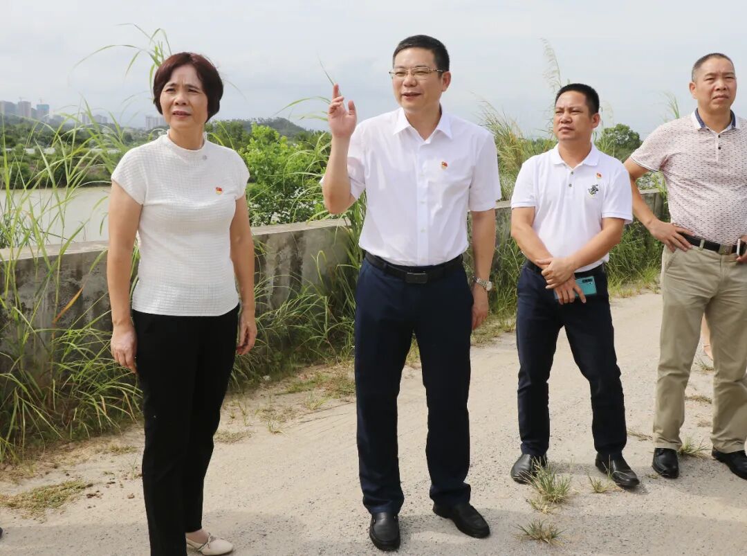 陈里焱到雅韶镇东城镇调研