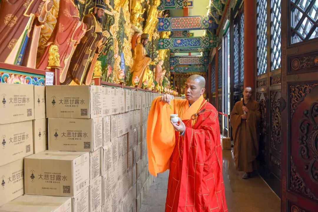 感恩普陀寺一年来结缘本寺的大悲水（金钟阁禅寺免费结缘大悲水）