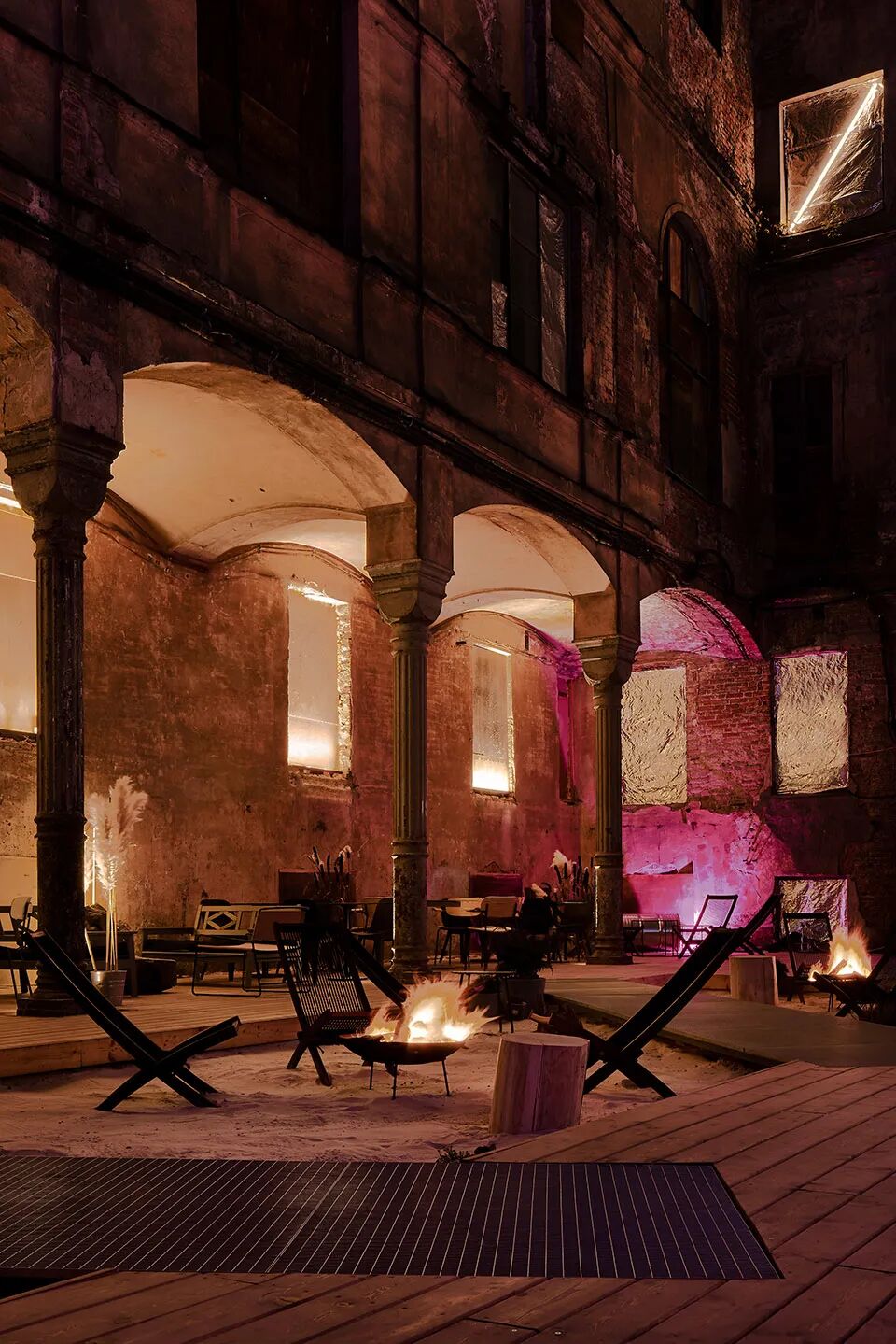 废墟美学在悬浮的时空探索自然衰败中的诗意