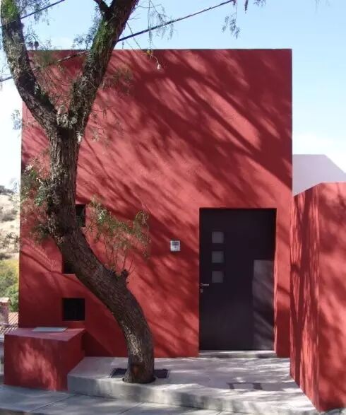 路易斯巴拉干一个打翻了颜料桶的男人