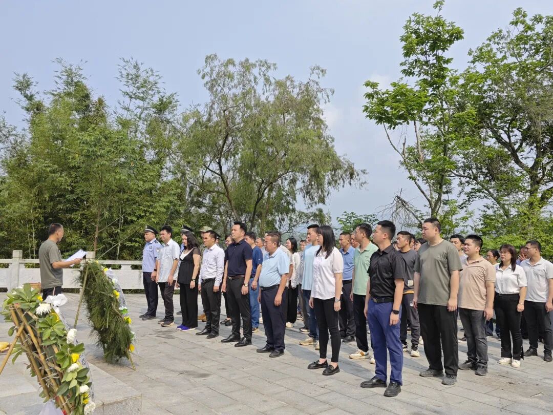 龙圩区广平镇:开展清明祭英烈活动 - 基层动态 - 广西梧州龙圩区人民